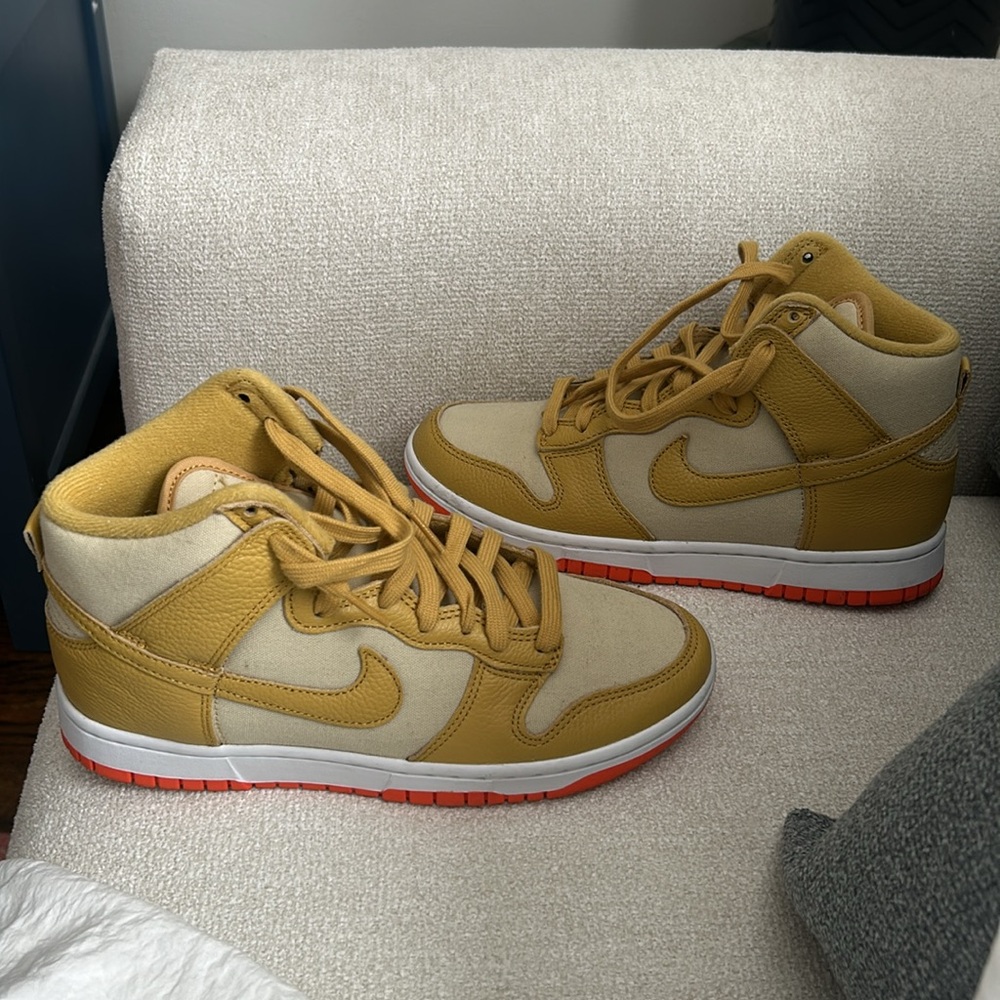 Nike Dunk High Retro PRM "Wheat Gold" sneaker